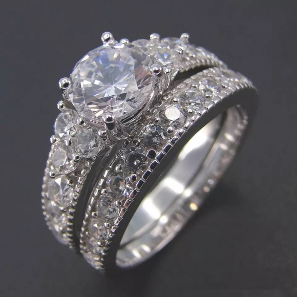 Elegant Wedding Ring Set - Picture 3 of 5